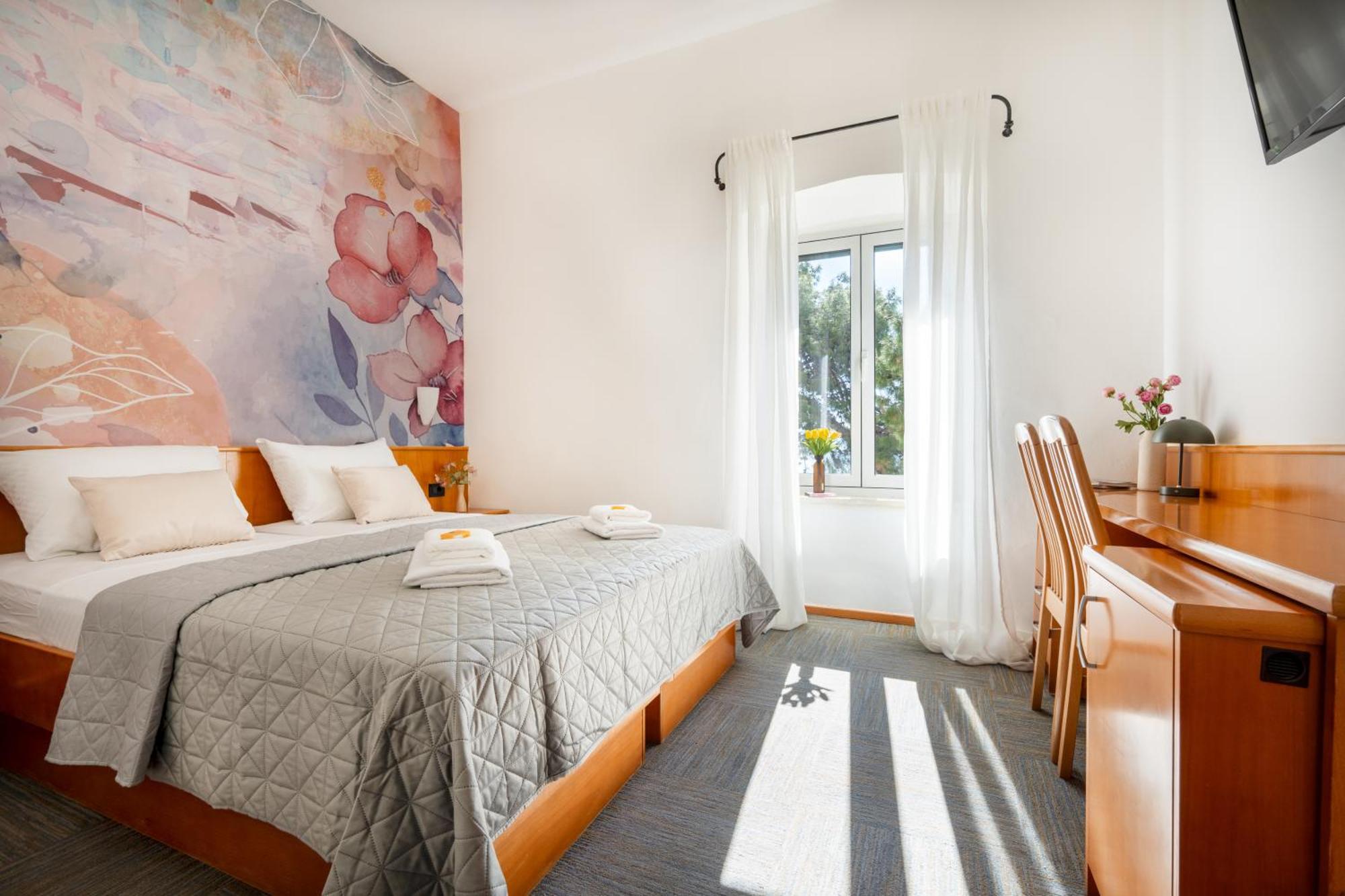 Newly Renovated Hotel Kastil Bol Room photo
