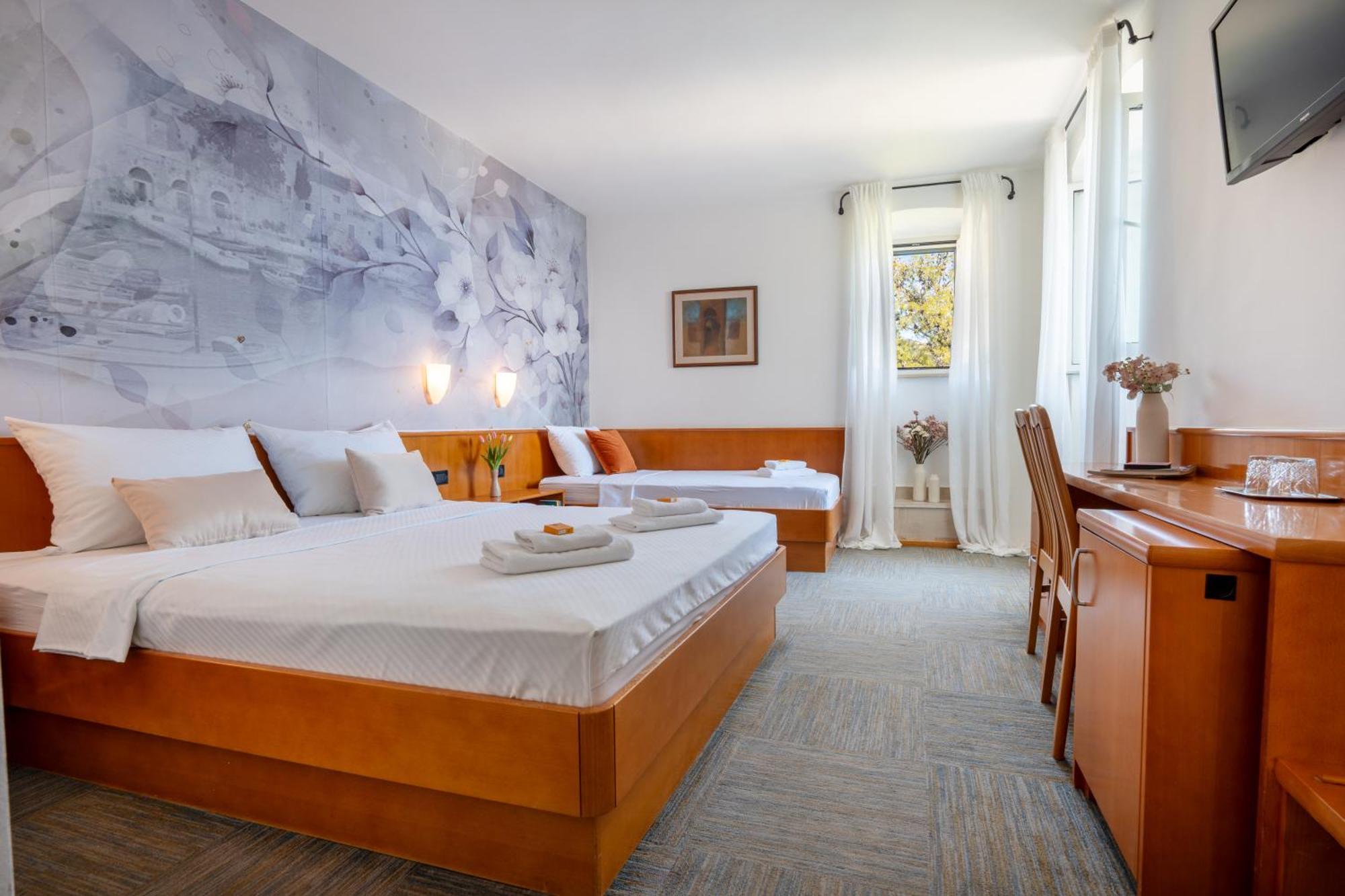Newly Renovated Hotel Kastil Bol Room photo