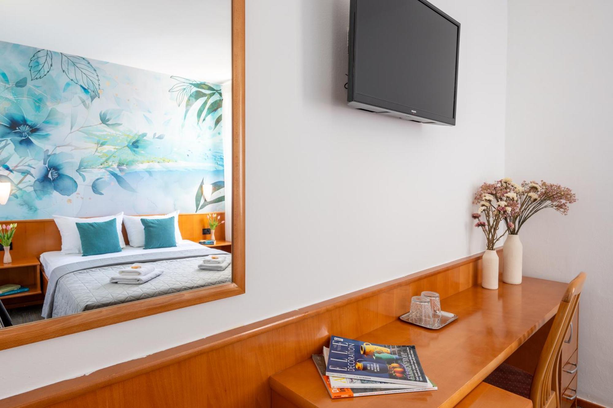 Newly Renovated Hotel Kastil Bol Room photo