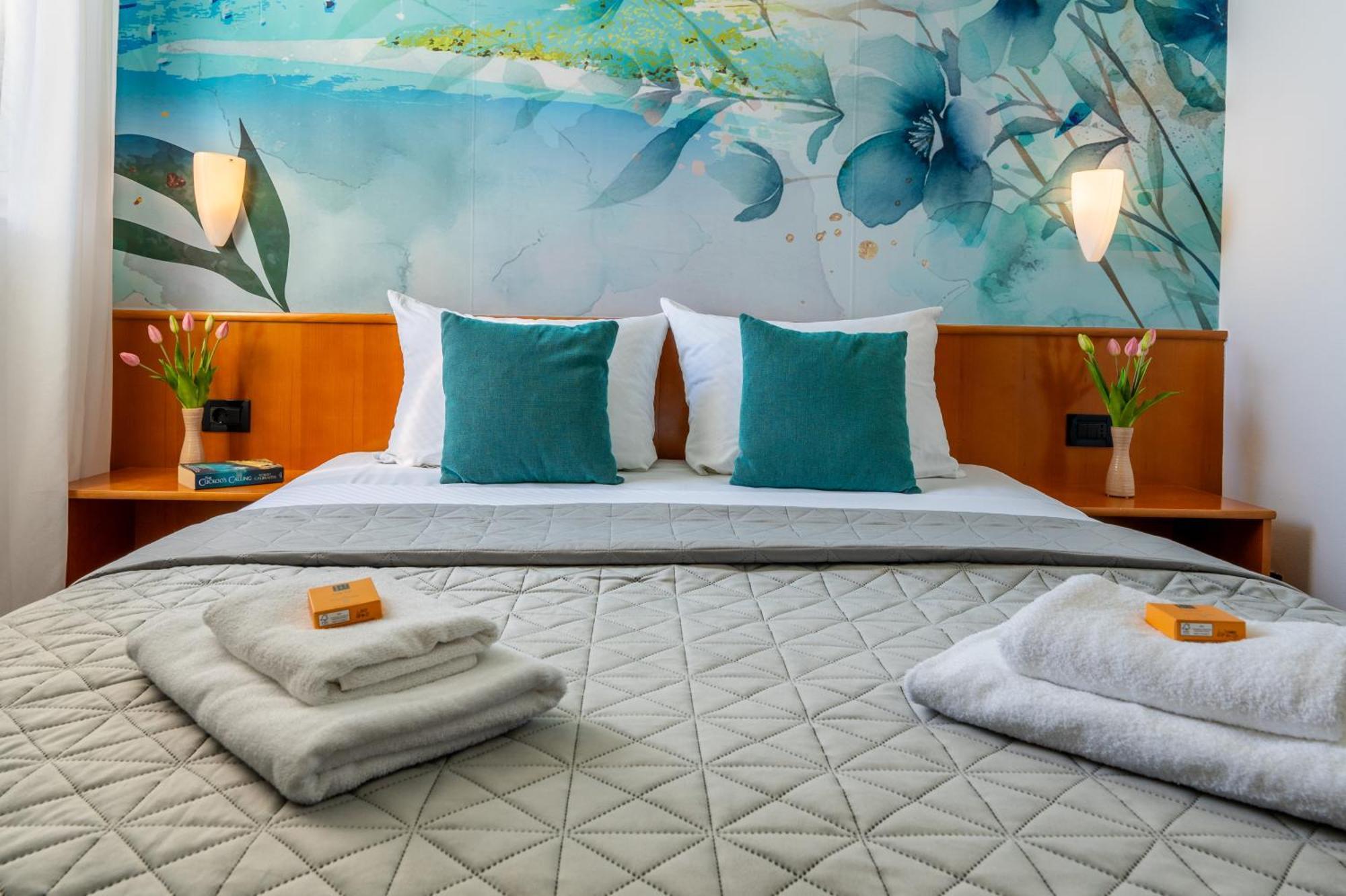 Newly Renovated Hotel Kastil Bol Room photo